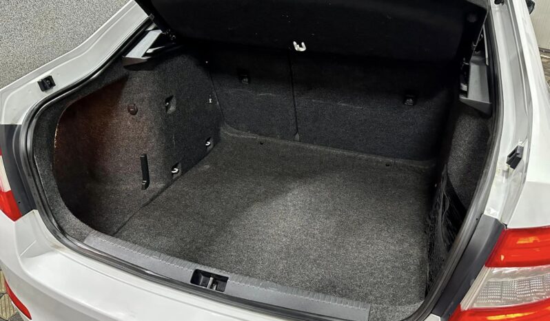 
								Skoda Octavia full									