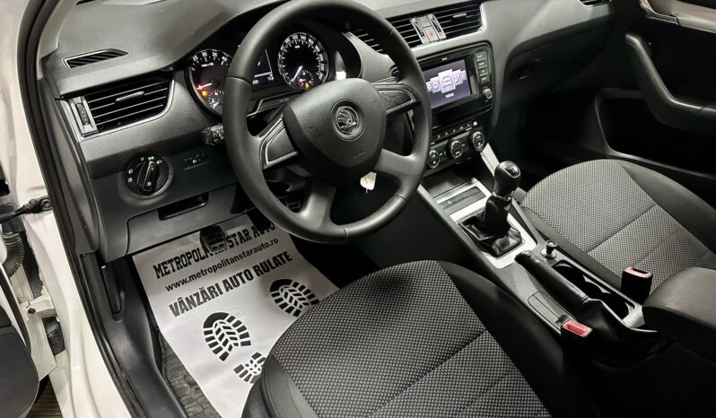
								Skoda Octavia full									