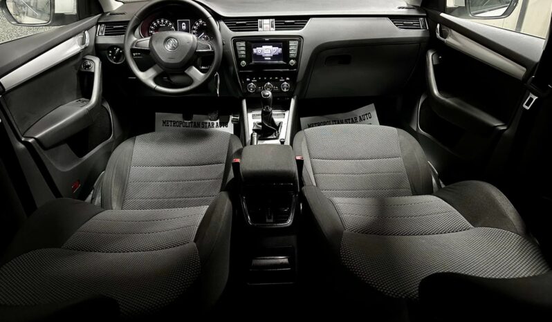 
								Skoda Octavia full									