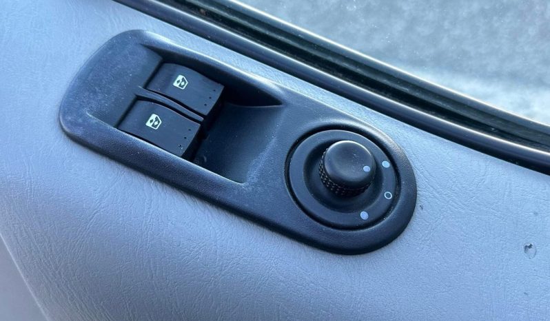 
								Opel Vivaro “Model Lung” full									