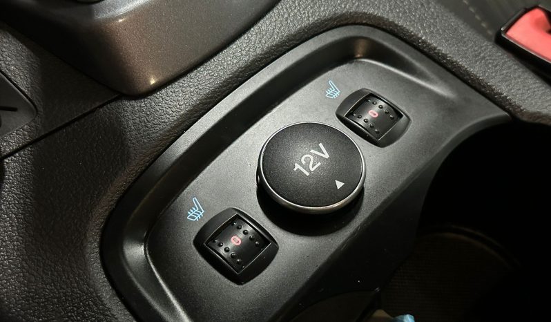 
								Ford Focus “Model Titanium” full									