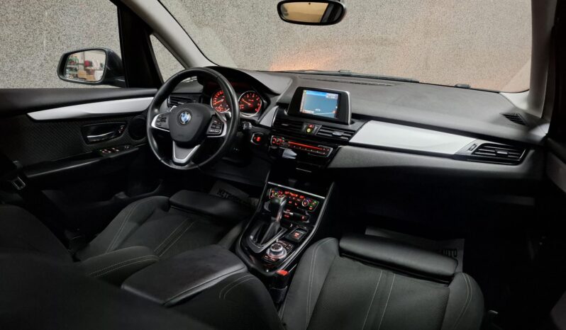 
								BMW 218d full									
