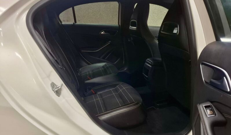 
								Mercedes-Benz A180 full									