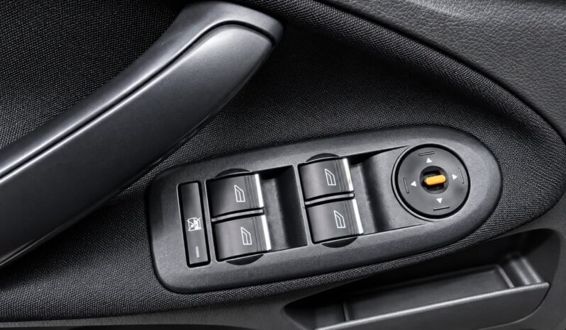 
								Ford Kuga Titanium 4×4 “Plafon panoramic Navigatie Piele” full									