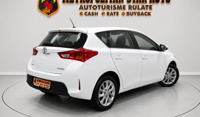 
								Toyota Auris full									