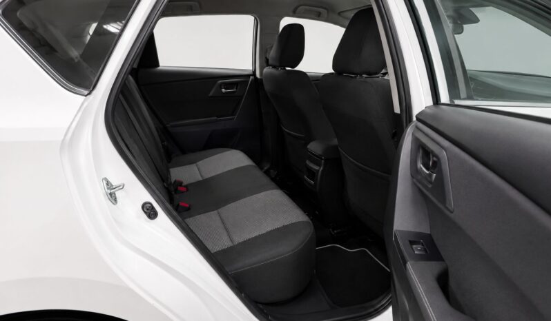 
								Toyota Auris full									