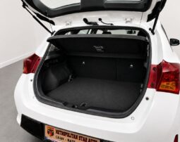 Toyota Auris full