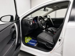 Toyota Auris full