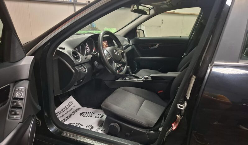 
								Mercedes-Benz C200 full									