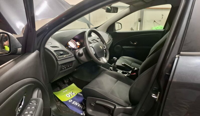 
								Renault Megane “Model Dynamique” full									