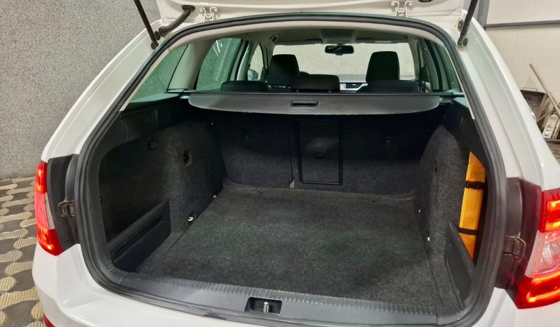 
								Skoda Octavia 2015 Euro5 Navigatie/Roti Vara+Iarna GARANTIE full									