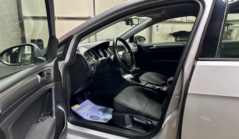 
								VW Golf VII “Model Comfortline” full									