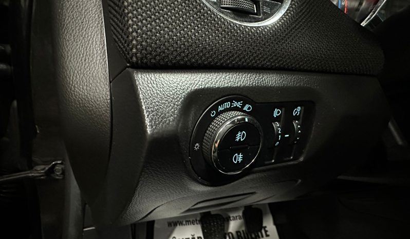 
								Chevrolet Cruze full									