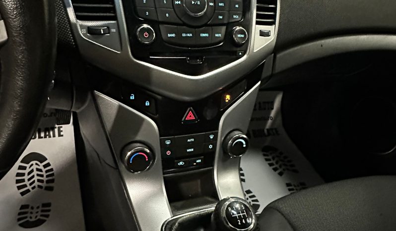 
								Chevrolet Cruze full									