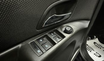 
										Chevrolet Cruze full									