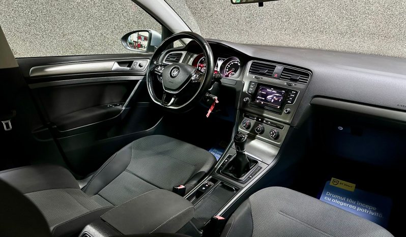 
								VW Golf VII “Model Comfortline” full									