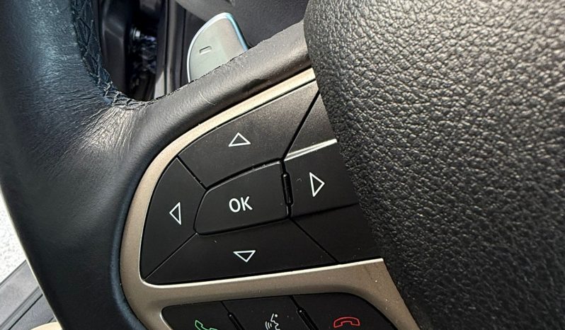 
								Jeep Grand Cherokee full									