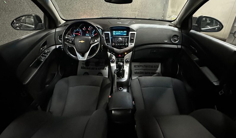 
								Chevrolet Cruze full									