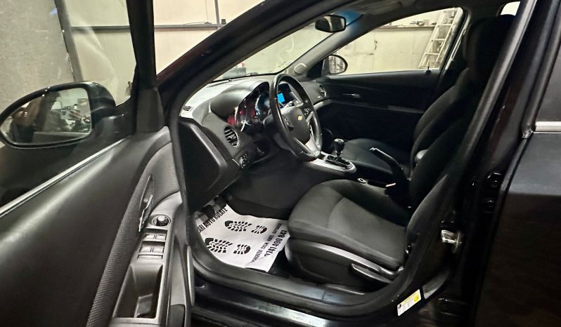 
								Chevrolet Cruze full									