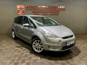 Ford S-Max “Model Ghia”