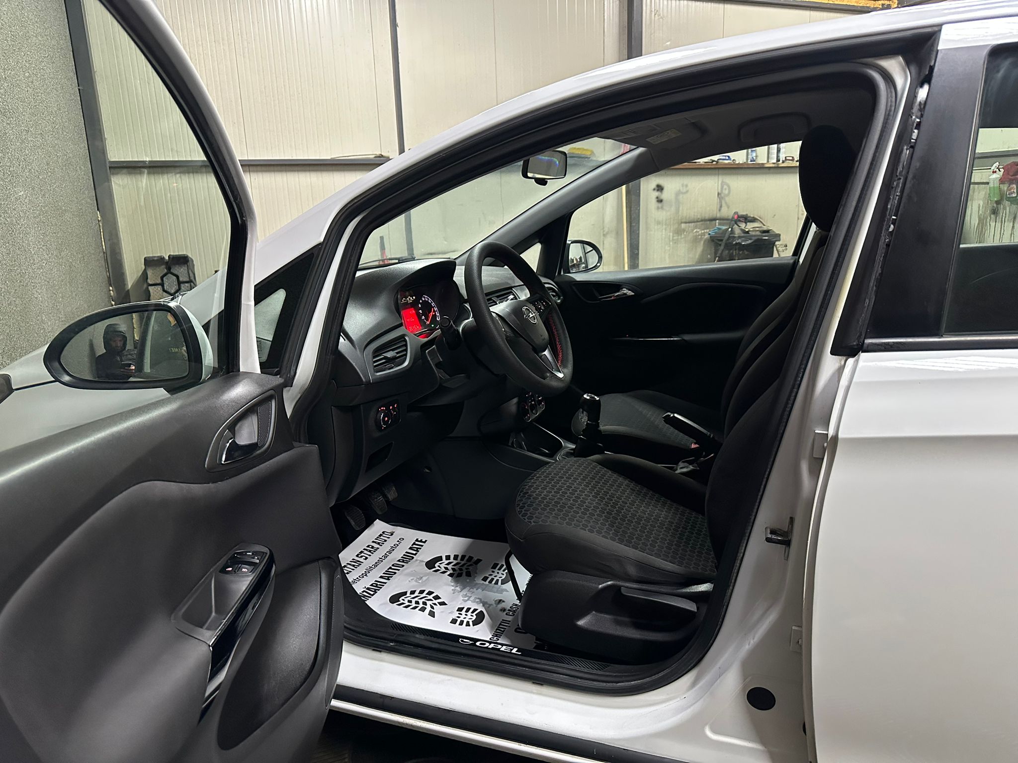 Opel Corsa “Model Enjoy”