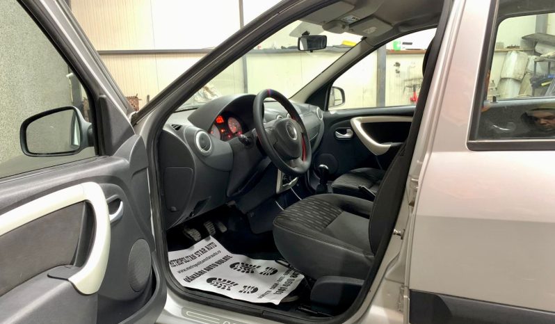 
								Dacia Logan MCV “Model Laureate” full									