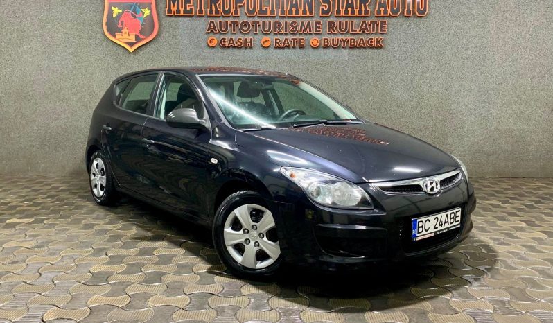
								Hyundai i30 full									