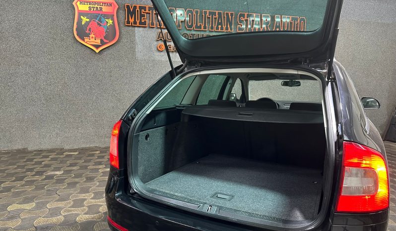 
								Skoda Octavia “Model Elegance” full									