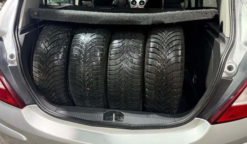 
								Opel Corsa “Model Enjoy” full									