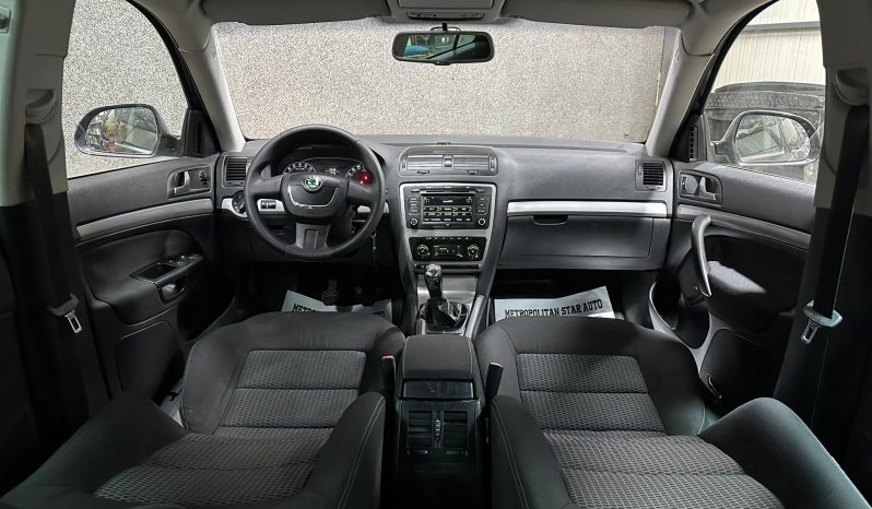
								Skoda Octavia “Model Elegance” full									
