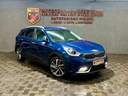 
										Kia Niro full									