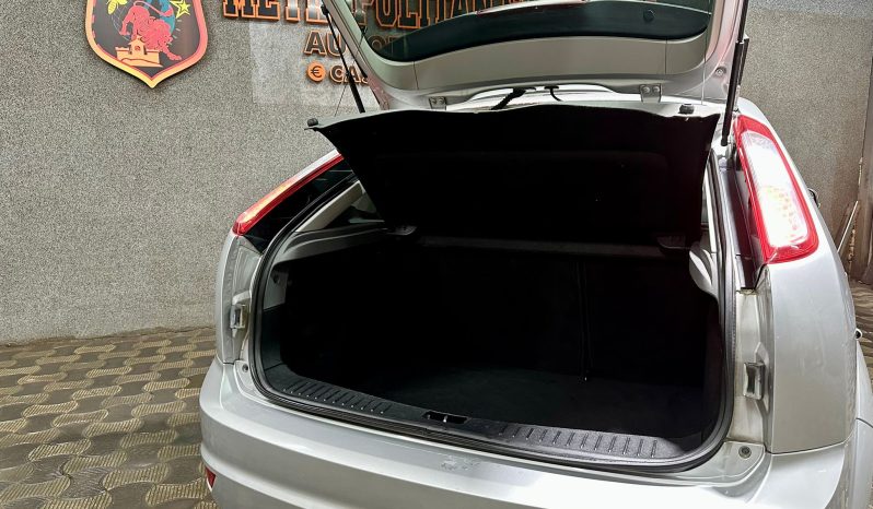 
								Ford Focus “Model Trend” full									