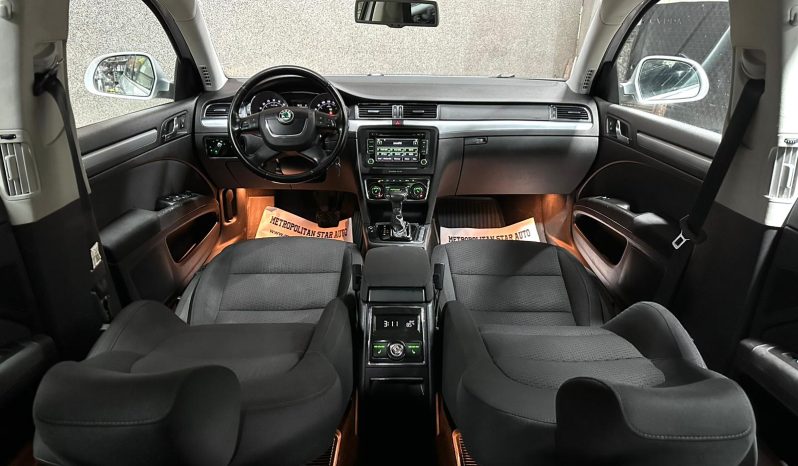 
								Skoda Superb “Model Elegance” full									