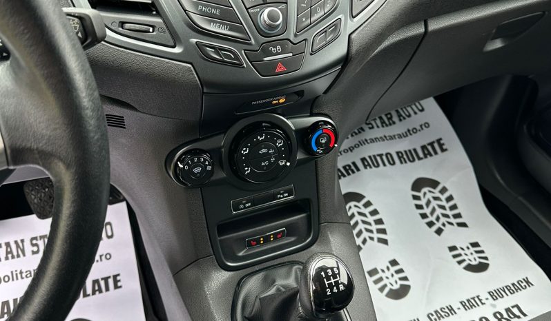 
								Ford Fiesta “Model Titanium” full									