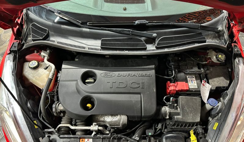 
								Ford Fiesta “Model Titanium” full									