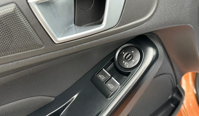 
								Ford Fiesta “Model Titanium” full									