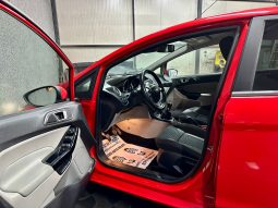 
										Ford Fiesta “Model Titanium” full									