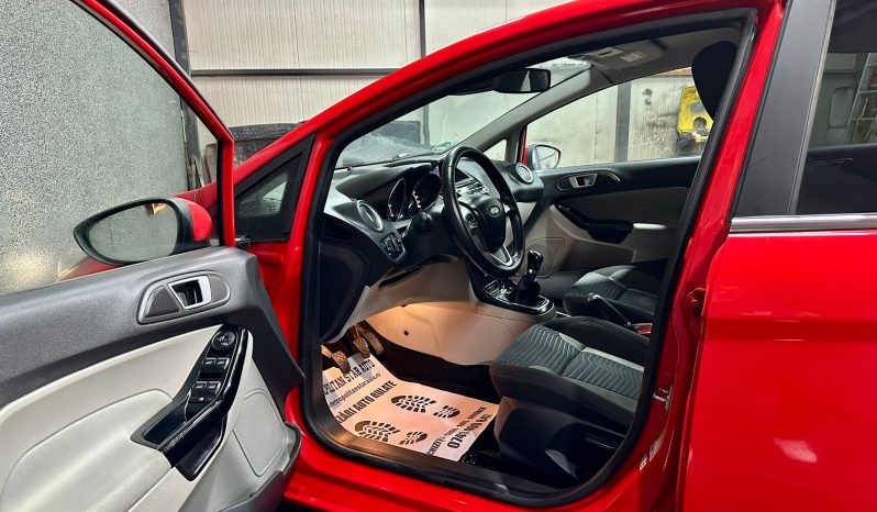 
								Ford Fiesta “Model Titanium” full									