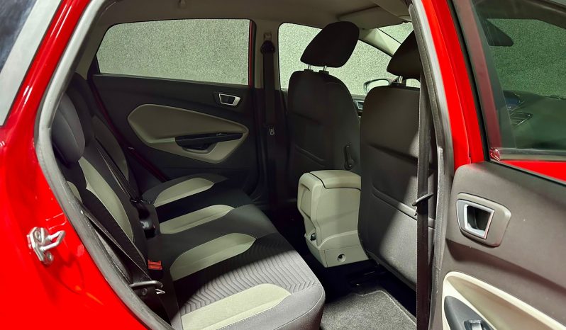 
								Ford Fiesta “Model Titanium” full									