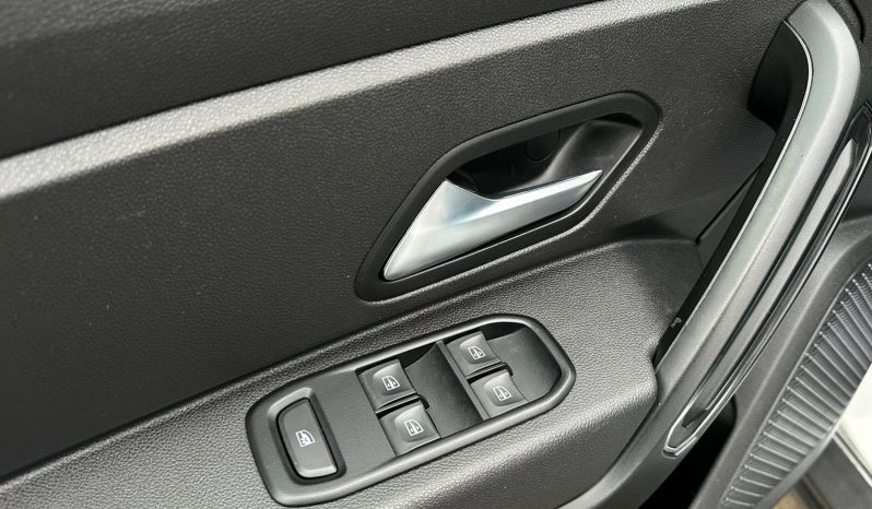 
								Dacia Duster “Model Laureate”* TVA DEDUCTIBIL! * RAR efectuat!! full									