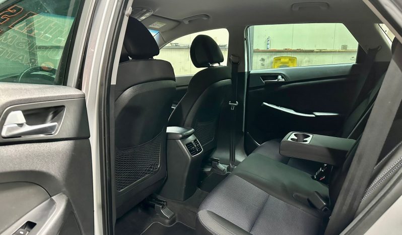 
								Hyundai Tucson full									