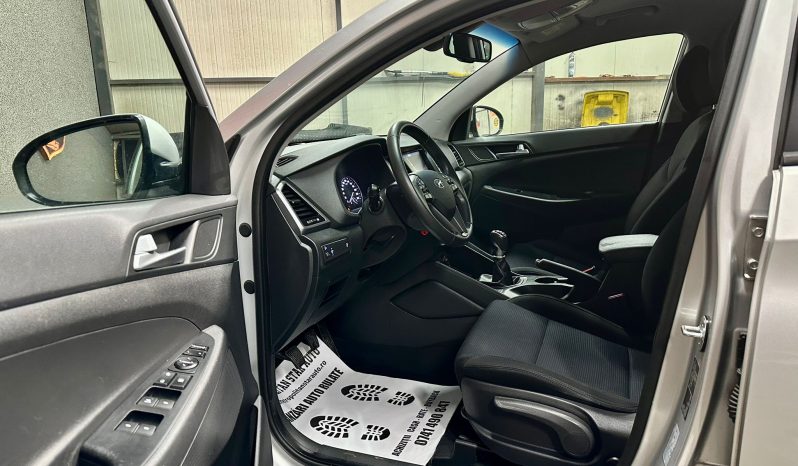 
								Hyundai Tucson full									