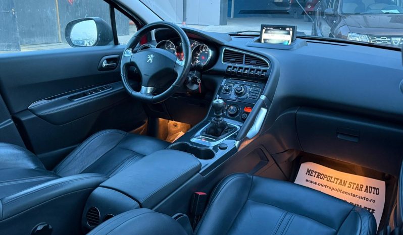
								Peugeot 3008 full									