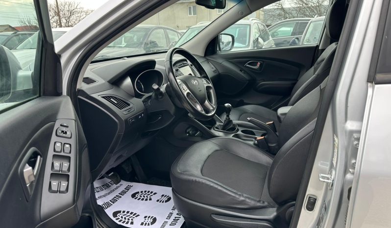 
								Hyundai IX35 full									