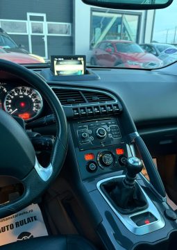 
										Peugeot 3008 full									