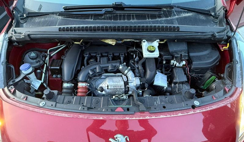 
								Peugeot 3008 full									