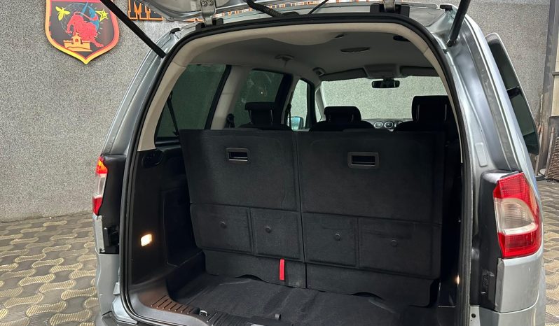 
								Ford Galaxy “Model Trend” full									