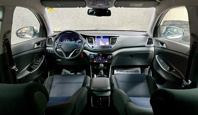 
								Hyundai Tucson full									