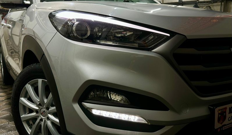 
								Hyundai Tucson full									
