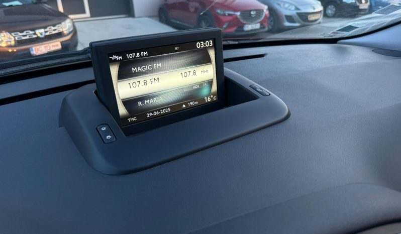 
								Peugeot 3008 full									